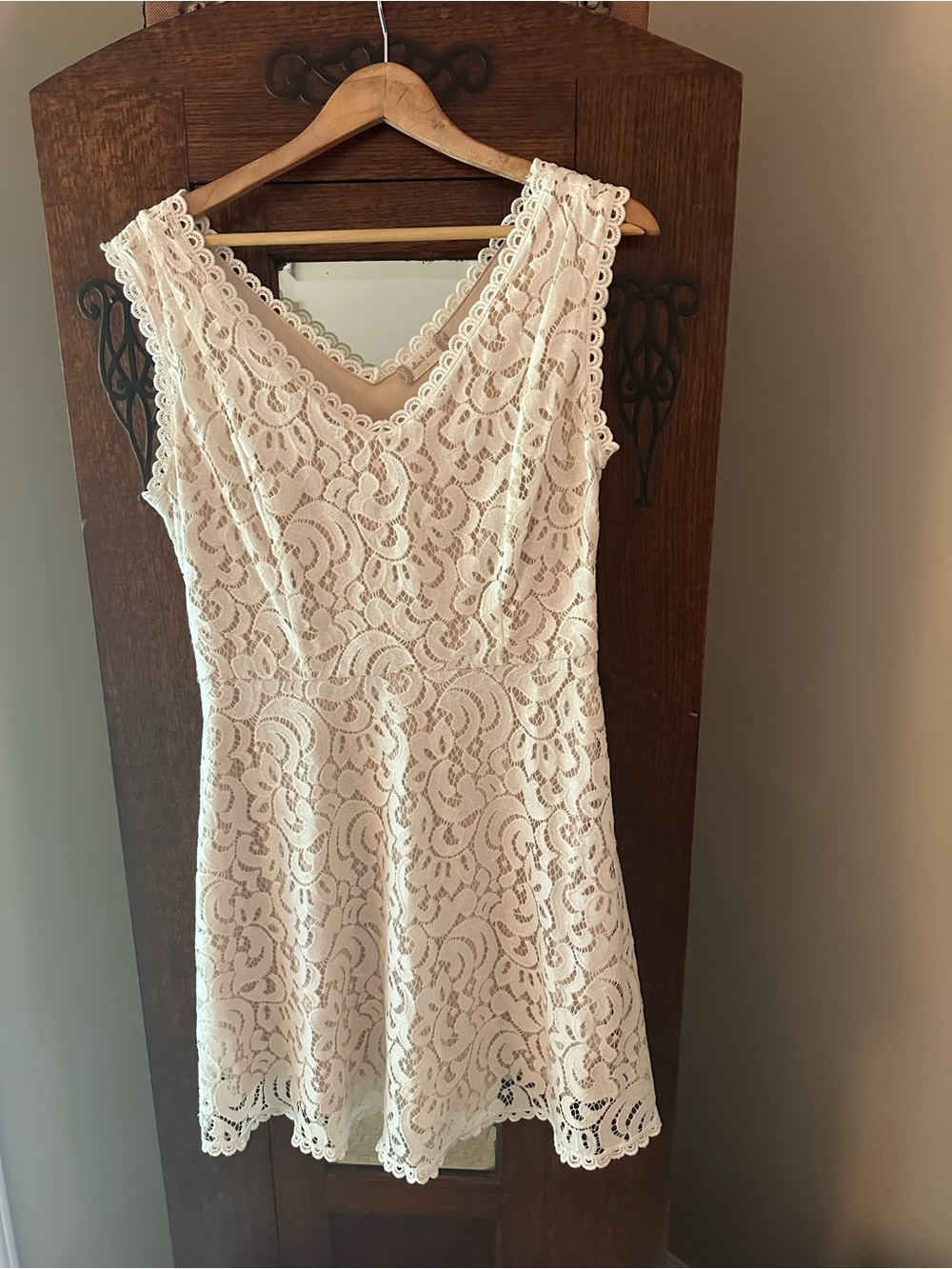 EUC Altar’d State Women’s Cream Lace V-Neck Dress Chic Preppy Size L - Picture 3 of 10